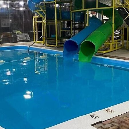 Au Sable Camp Inn Lodge מראה חיצוני תמונה