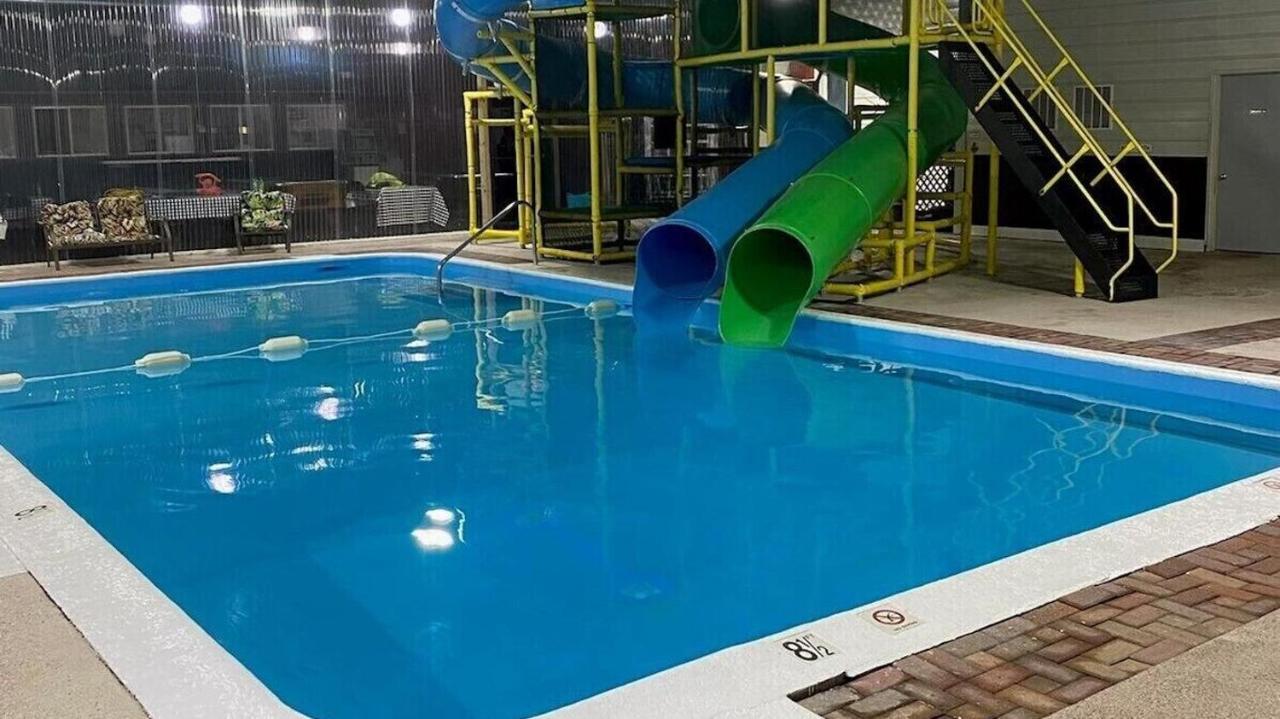 Au Sable Camp Inn Lodge מראה חיצוני תמונה