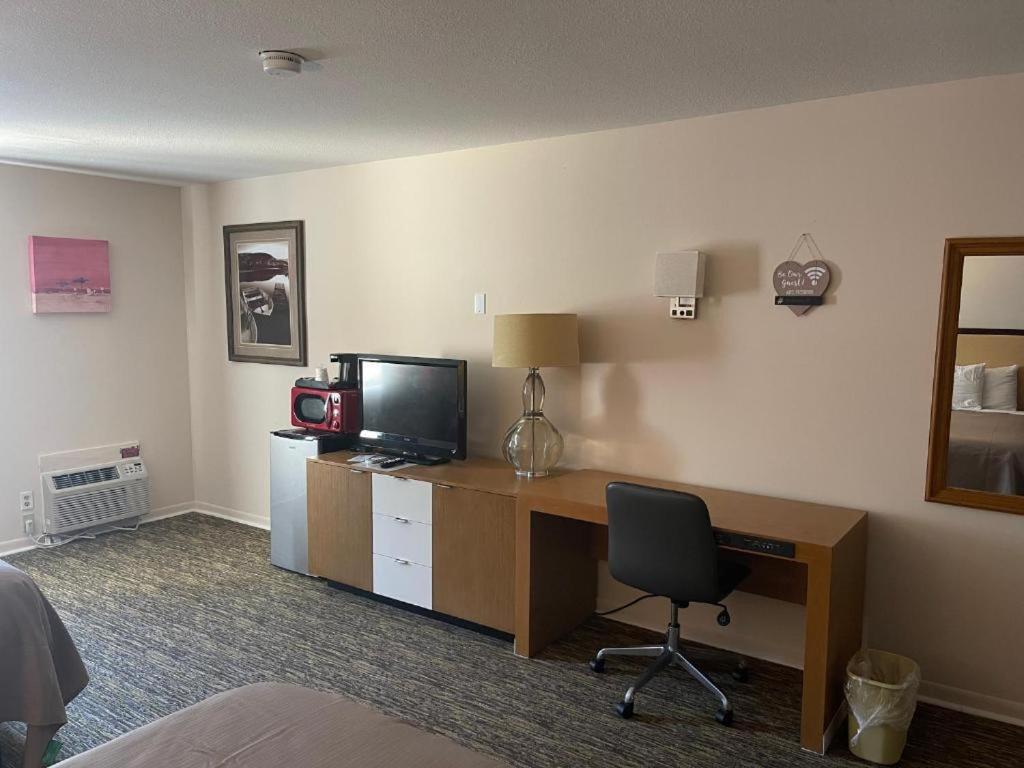 Au Sable Camp Inn Lodge מראה חיצוני תמונה